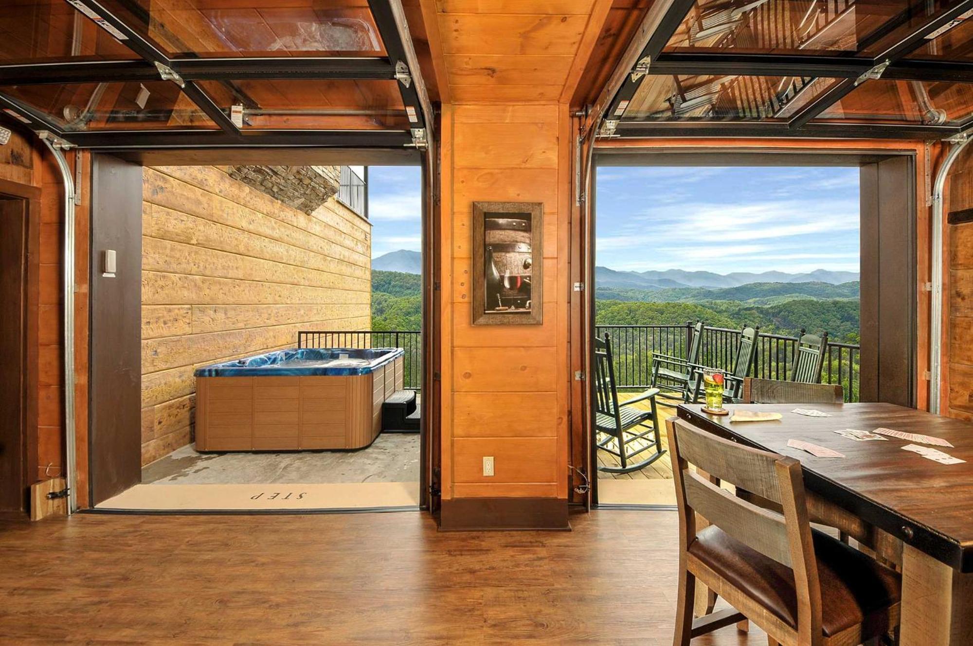 Skyview Mansion:13Bdrm, 17Bath, Sleeps 70, Indoor Pool, Amazing Views Villa Pigeon Forge Buitenkant foto